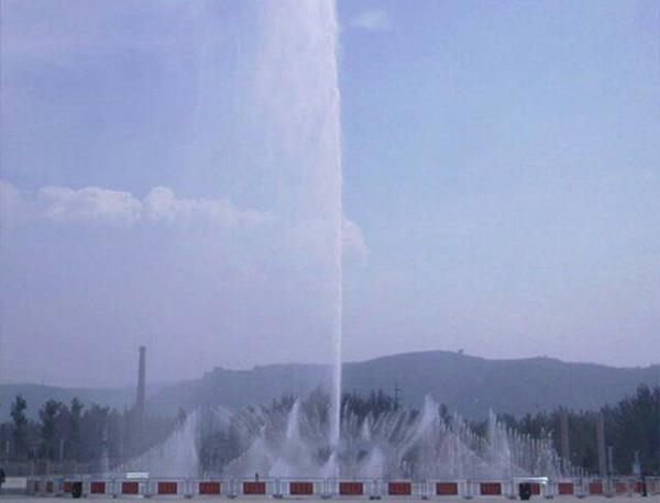 高噴噴泉